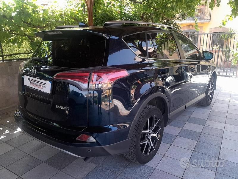 Usata Toyota RAV4 143 CV (105 kW) 2017 Verde SUV