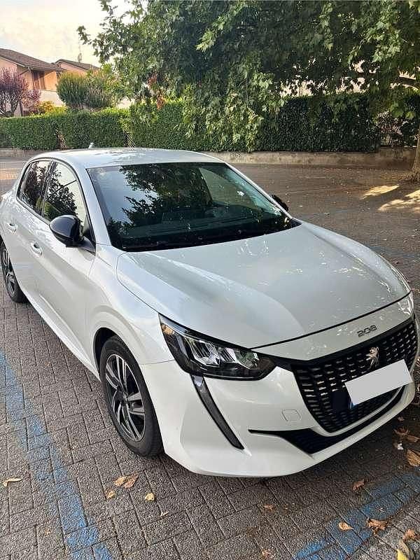 Usata Peugeot 208 Allure 75 CV (55 kW) 2022 Bianco Utilitaria