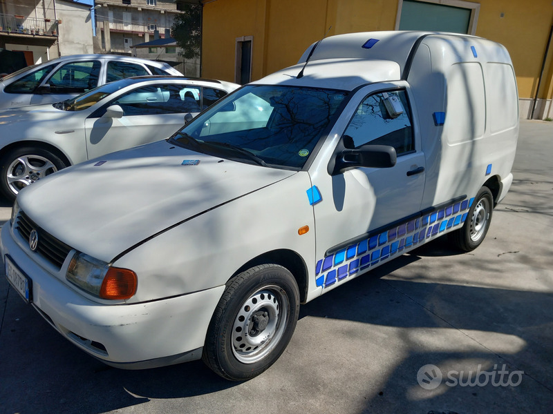 Usato 2003 VW Caddy 1.4 Benzin (1.900 €)
