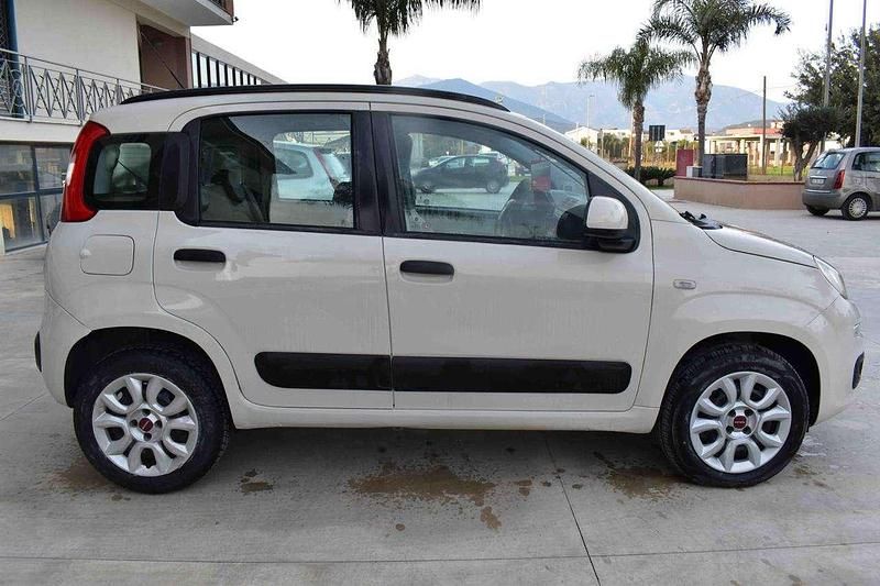 Usata Fiat Panda Lounge 84 CV (61 kW) 2013 Beige Berlina