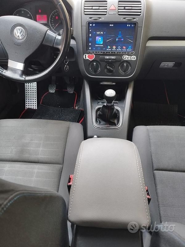 Usata VW Golf V 105 CV (77 kW) 2007 Argento Berlina