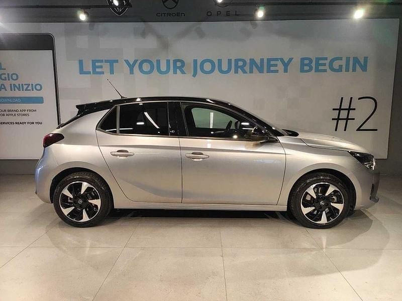 Usata Opel Corsa-e GS Line 100 kW (136 CV) 2021 Grigio Utilitaria