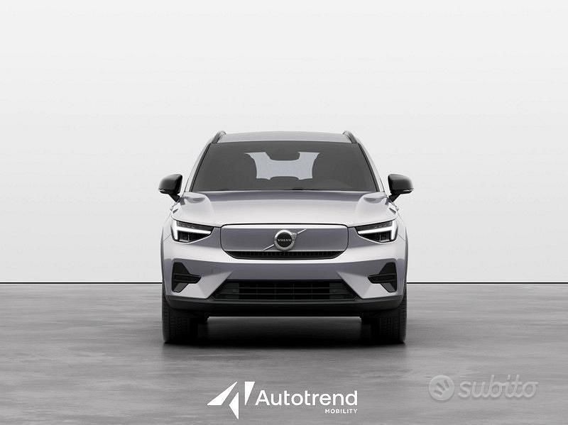 Nuova Volvo EX40 Core 175 kW (238 CV) 2025 Argento SUV