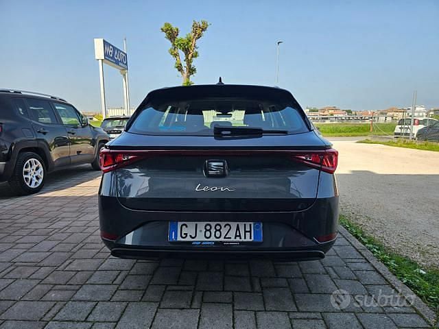 Occasion Seat Leon Business 131 ch (96 kW) 2022 Gris Break