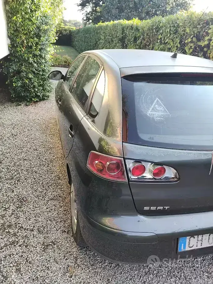 Usata Seat Ibiza 75 CV (55 kW) 2003 Verde Utilitaria