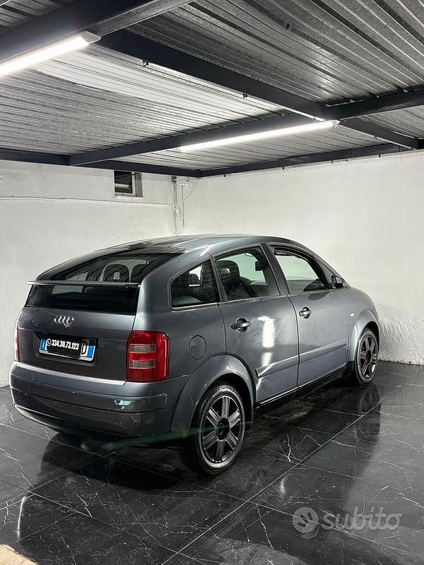 Usata Audi A2 Ambiente 90 CV (66 kW) 2005 Grigio Utilitaria