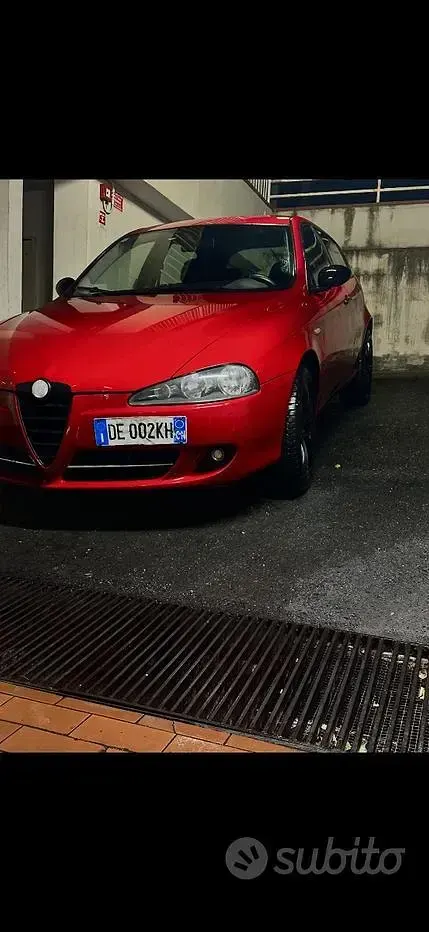 Usata Alfa Romeo 147 120 CV (88 kW) 2007 Rosso Utilitaria