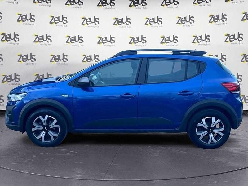 Usata Dacia Sandero Expression 101 CV (74 kW) 2023 Blu Utilitaria