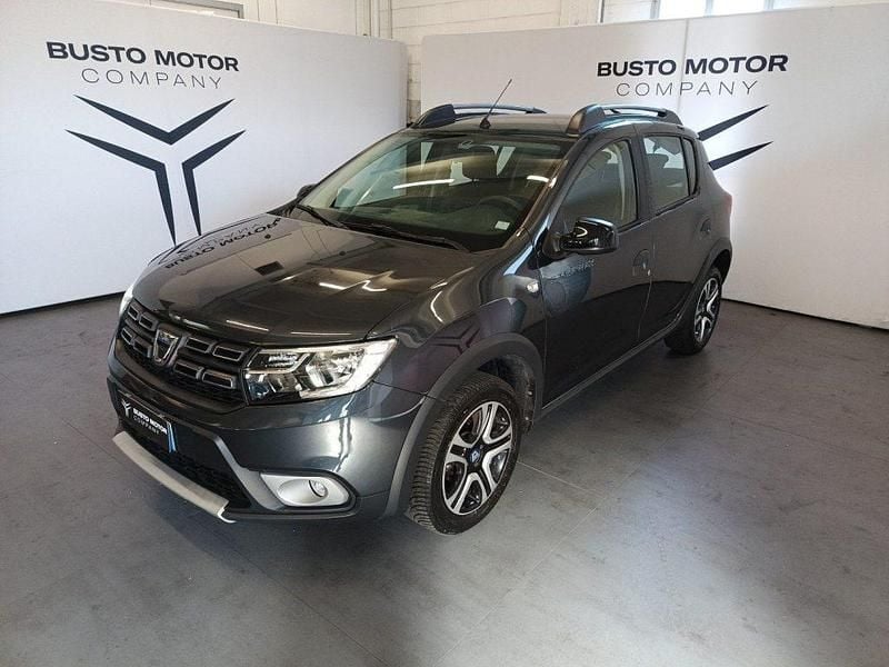 Usata Dacia Sandero Acces 101 CV (74 kW) 2020 Grigio / metallizzato