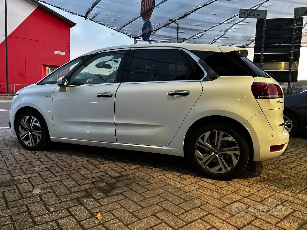 Begagnad Citroën C4 Picasso Exclusive 150 HK (110 kW) 2016 Vit Minibuss