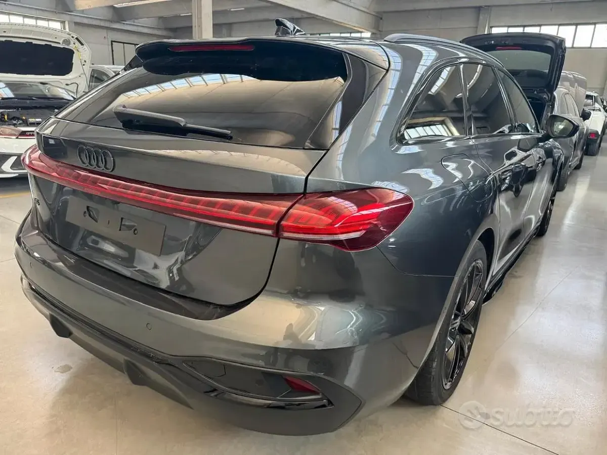 Usata Audi A5 S-Line 204 CV (150 kW) 2025 Grigio Station wagon