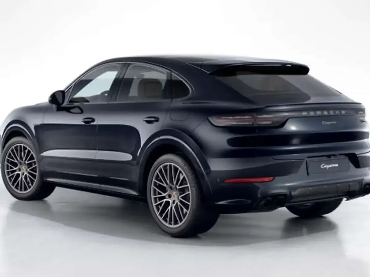 Usata Porsche Cayenne 462 CV (339 kW) 2022 C7 blu moonlight metallizzato SUV