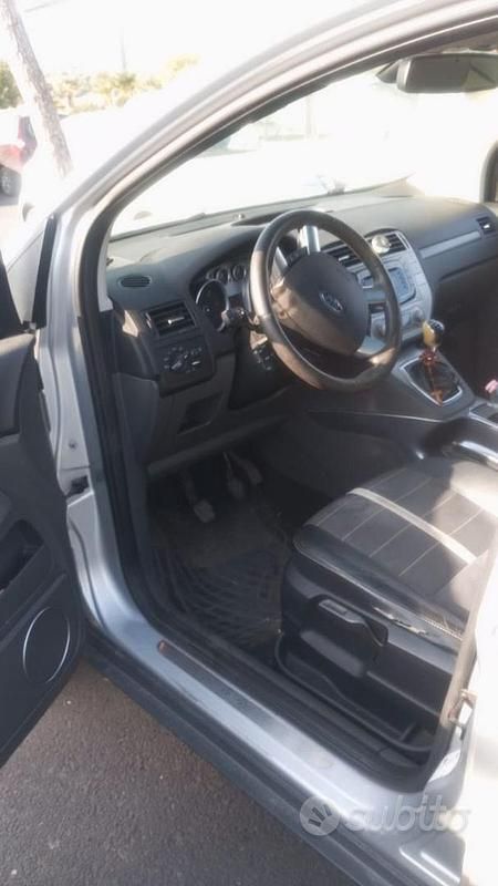 Usata Ford Kuga 163 CV (119 kW) 2014 Grigio SUV