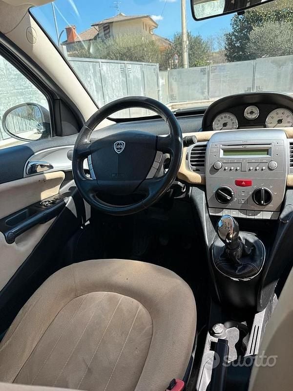 Gebraucht Lancia Ypsilon 75 PS (55 kW) 2010 Braun Kleinwagen