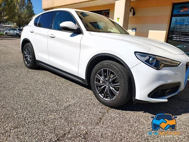 Usata Alfa Romeo Stelvio Business 160 CV (117 kW) 2019 Bianco SUV