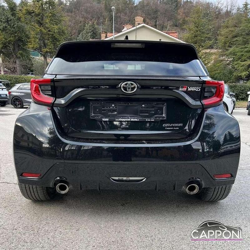 Usata Toyota Yaris 261 CV (191 kW) 2022 Nero Utilitaria
