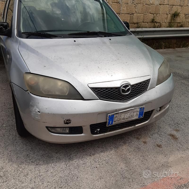 Usata Mazda 2 75 CV (55 kW) 2004 Grigio Berlina