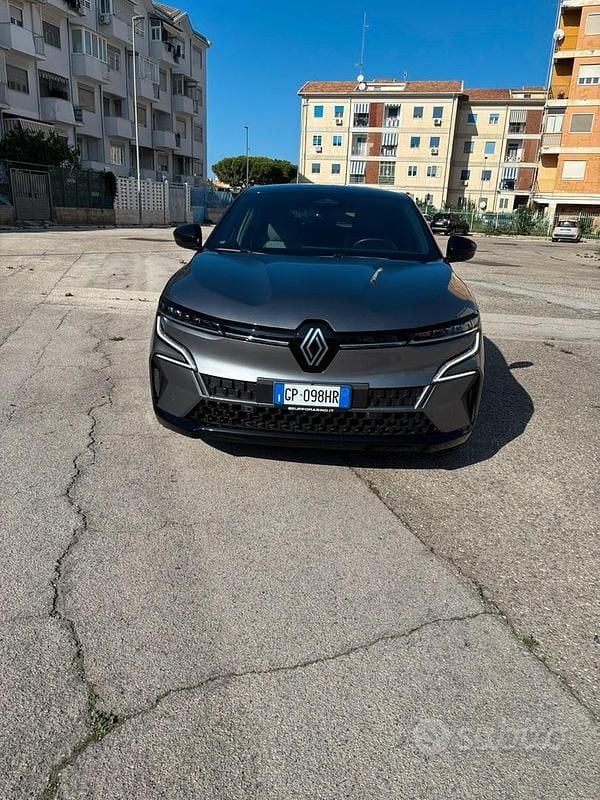 Usata 2023 Renault Megane E-Tech Techno SUV | 28.000 € - Immagine 1/4