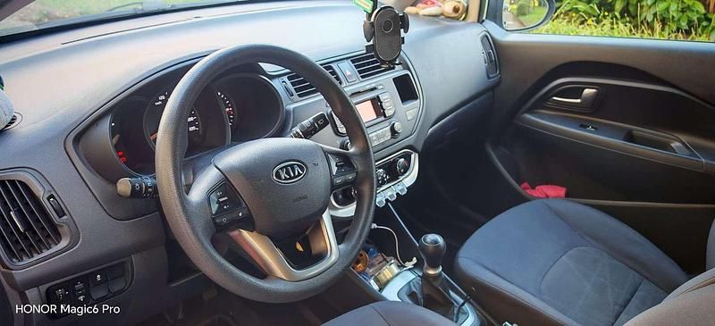 Usata Kia Rio Comfort 75 CV (55 kW) 2003 Berlina