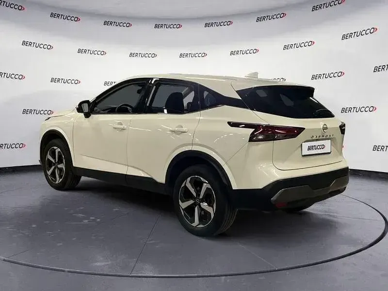 Usata Nissan Qashqai N-Connecta 140 CV (102 kW) 2023 Bianco SUV
