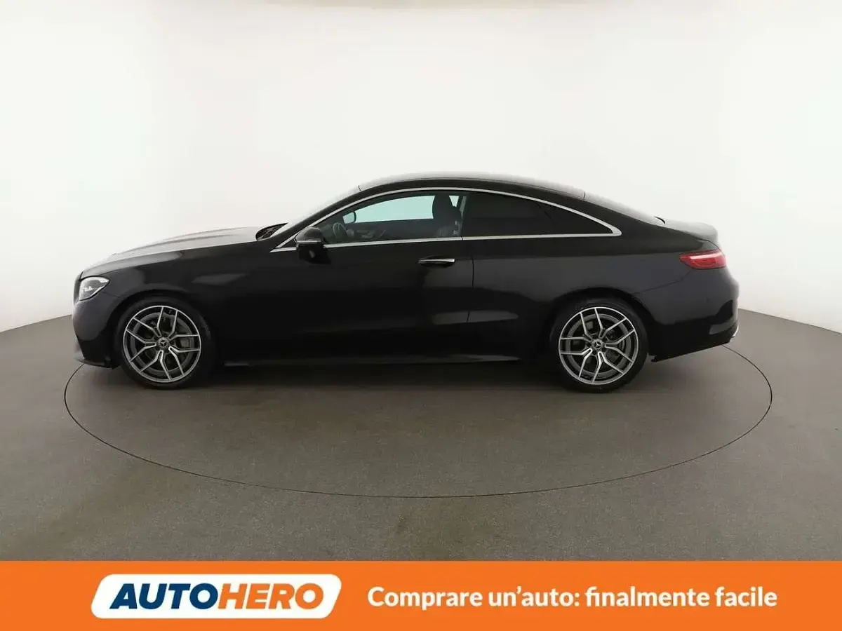 Usata Mercedes E220 Premium Plus 194 CV (142 kW) 2022 Nero Coupé