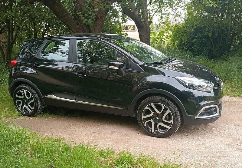 Usata Renault Captur 90 CV (66 kW) 2013 Nero SUV