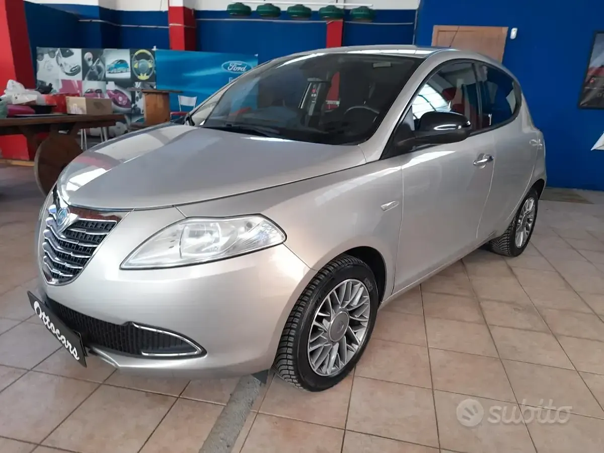 Usata Lancia Ypsilon S 69 CV (50 kW) 2012 Grigio Utilitaria
