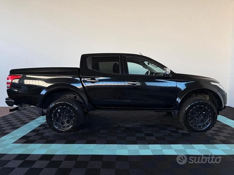 Usata Mitsubishi L200 Intense 181 CV (133 kW) 2016 Nero Pick-up