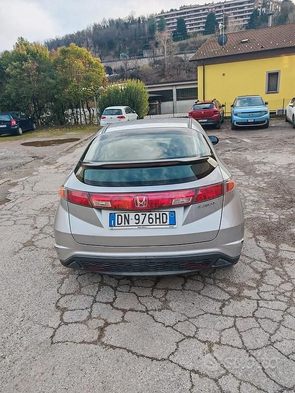 Usata Honda Civic 83 CV (61 kW) 2008 Grigio Berlina