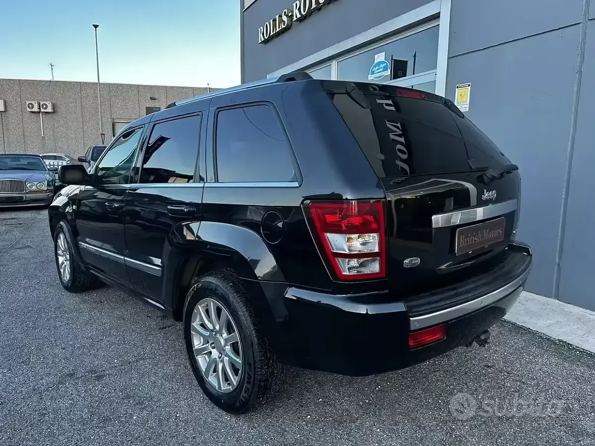 Usata Jeep Grand Cherokee Overland 218 CV (160 kW) 2007 Nero SUV