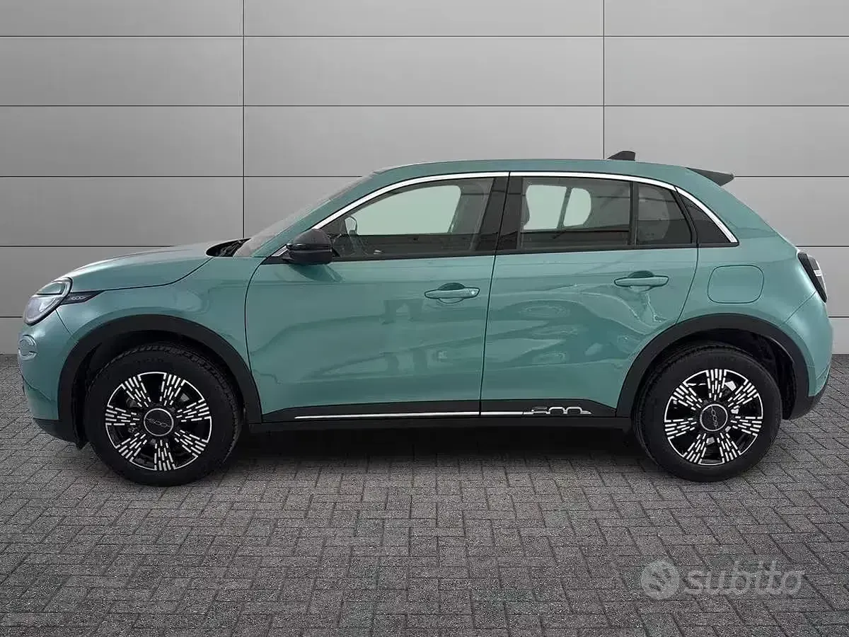 Usata Fiat 600 136 CV (100 kW) 2025 Bluazzurro SUV