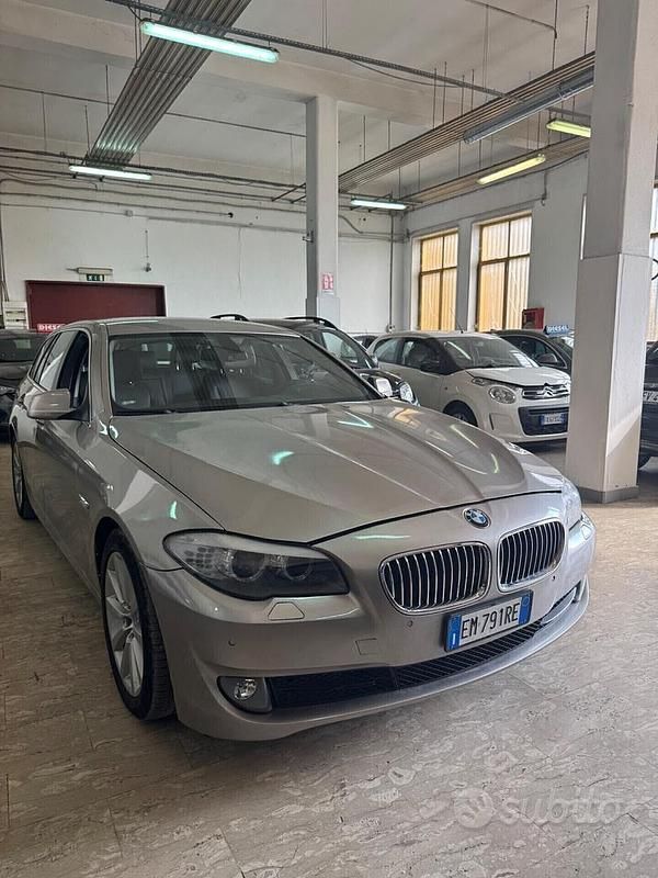 Usata BMW 525 Luxury Line 218 CV (160 kW) 2012 Grigio Berlina