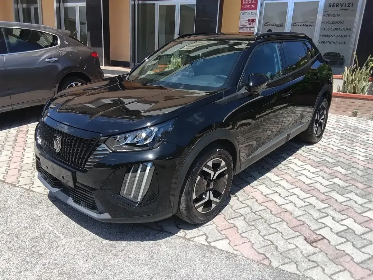 Usata Peugeot 2008 100 CV (73 kW) 2023 Nero SUV