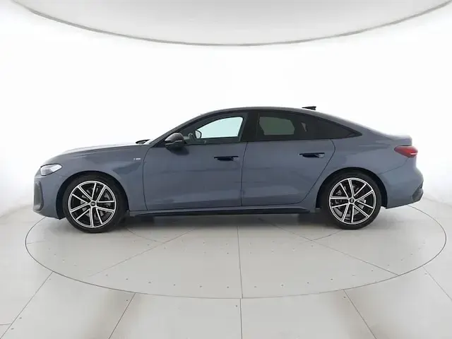 Usata Audi A5 S-Line 204 CV (150 kW) 2025 Blu orizzonte metallizzato Berlina