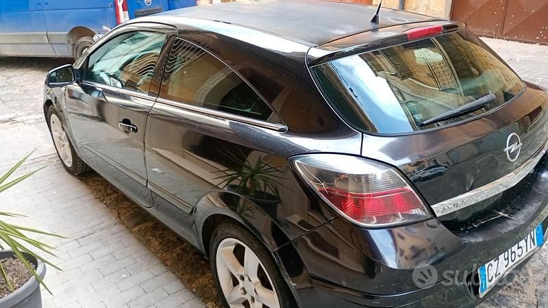 Usata Opel Astra 116 CV (85 kW) 2006 Utilitaria