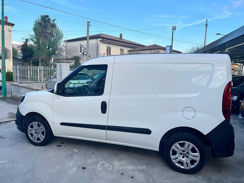 Usata Fiat Doblò 105 CV (77 kW) 2019 Bianco Monovolume