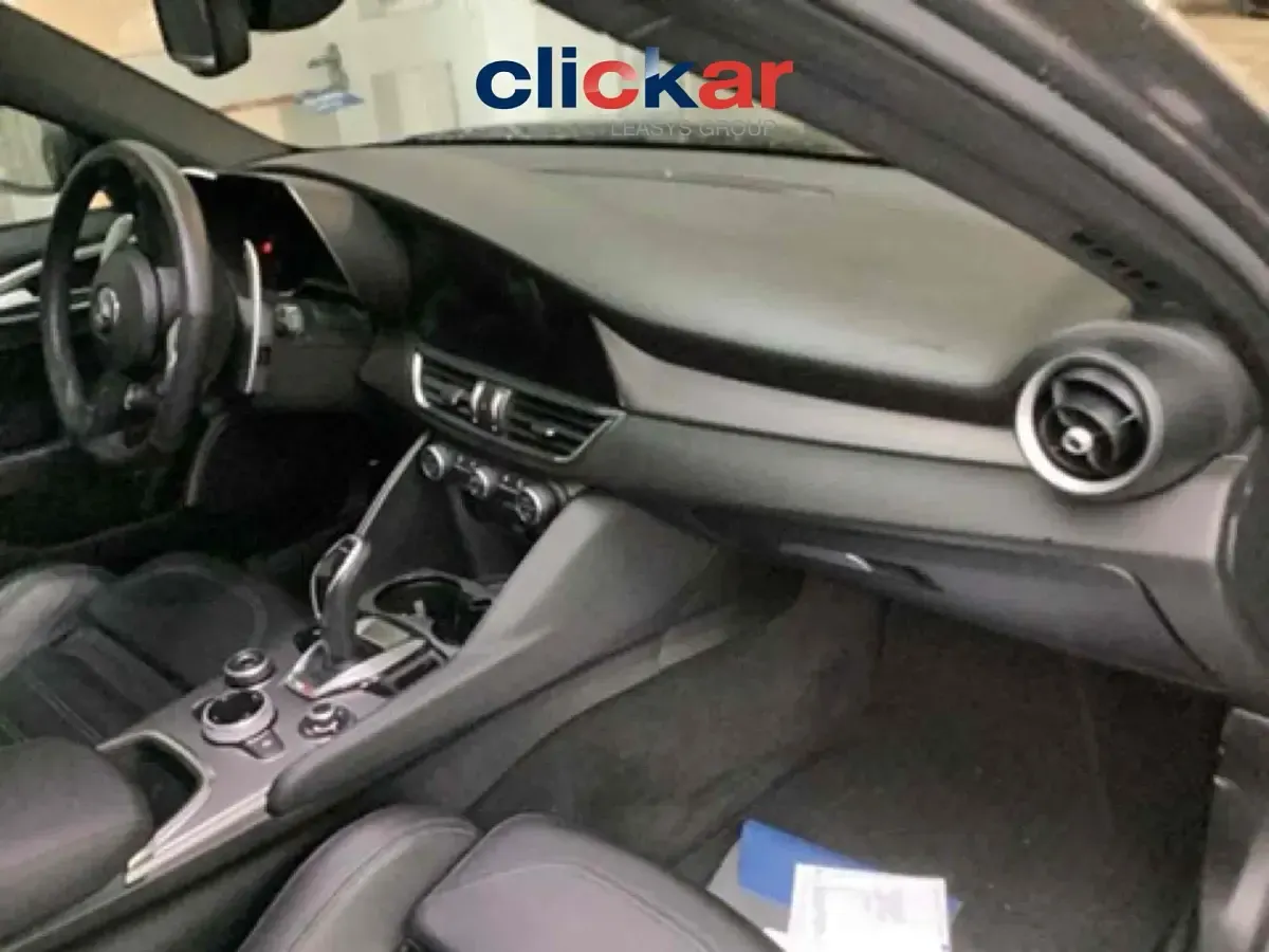 Usata Alfa Romeo Giulia 160 CV (117 kW) 2024 Grigio Berlina