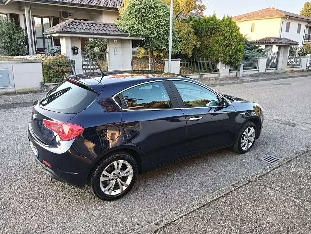 Usata Alfa Romeo Giulietta Exclusive 140 CV (102 kW) 2011 Utilitaria