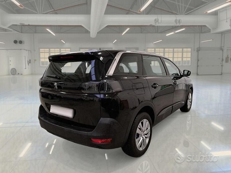 Usata Peugeot 5008 Business-Line 130 CV (95 kW) 2021 Nero SUV