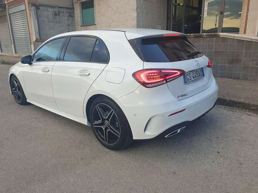 Usata Mercedes 180 AMG line 116 CV (85 kW) 2020 Berlina