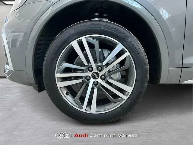 Nuova Audi Q5 Sportback S-line plus 204 CV (150 kW) 2025 Grigio chronos metallizzato SUV