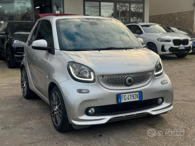 Usata Smart ForTwo Cabrio Brabus 109 CV (80 kW) 2017 Grigio Cabrio