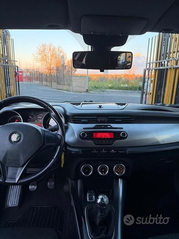 Usata Alfa Romeo Giulietta Exclusive 105 CV (77 kW) 2013 Nero Utilitaria