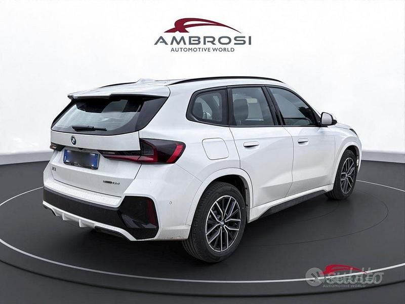 Nuova BMW X1 M Sport 150 CV (110 kW) 2025 Alpin white pastello SUV