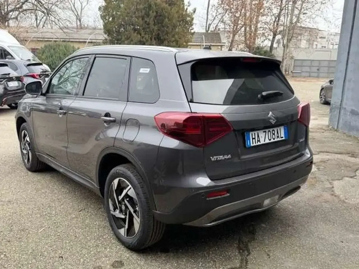 Nuova Suzuki Vitara 110 CV (80 kW) 2025 Grigio SUV