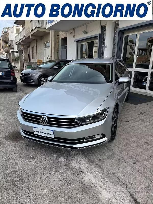 Usata VW Passat Highline 150 CV (110 kW) 2017 Grigio Station wagon