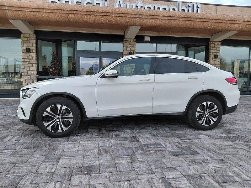 Usata Mercedes GLC220 194 CV (142 kW) 2020 Bianco Coupé
