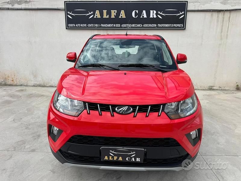 Usata Mahindra KUV100 83 CV (61 kW) 2025 Rosso SUV