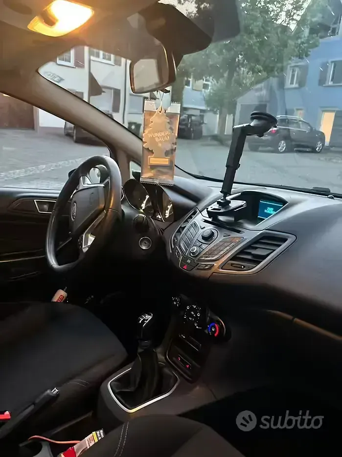 Usado Ford Fiesta 100 HP (73 kW) 2014 Preto Citadino