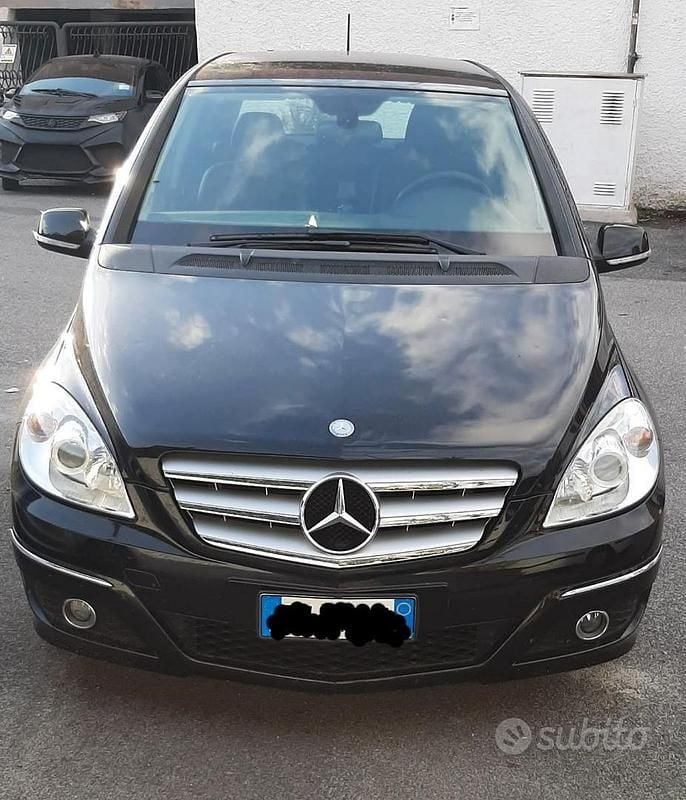 Usata Mercedes 200 Executive 140 CV (102 kW) 2009 Nero Monovolume